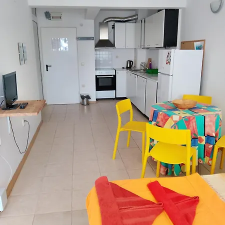 مكان تخييم 6 Treti Mart Street 2 Floor South *